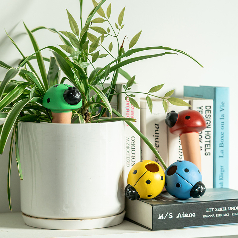 Urządzenia do podlewania rośli – Self Watering Insert recenzja i cena
